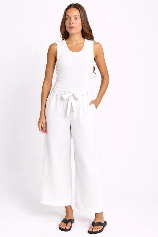 white wide-leg cropped pants 