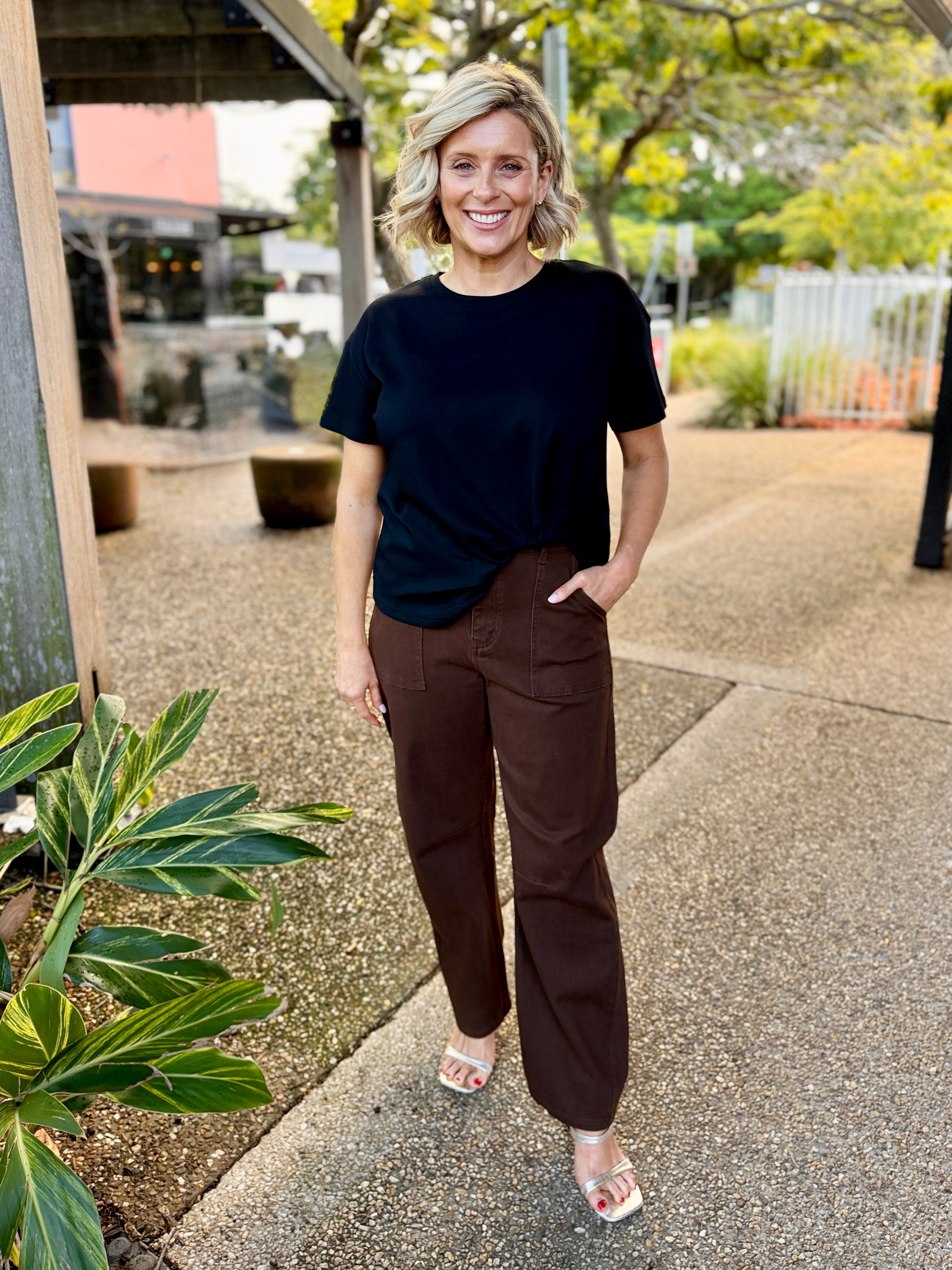 Etta Barrel Jeans - Choc