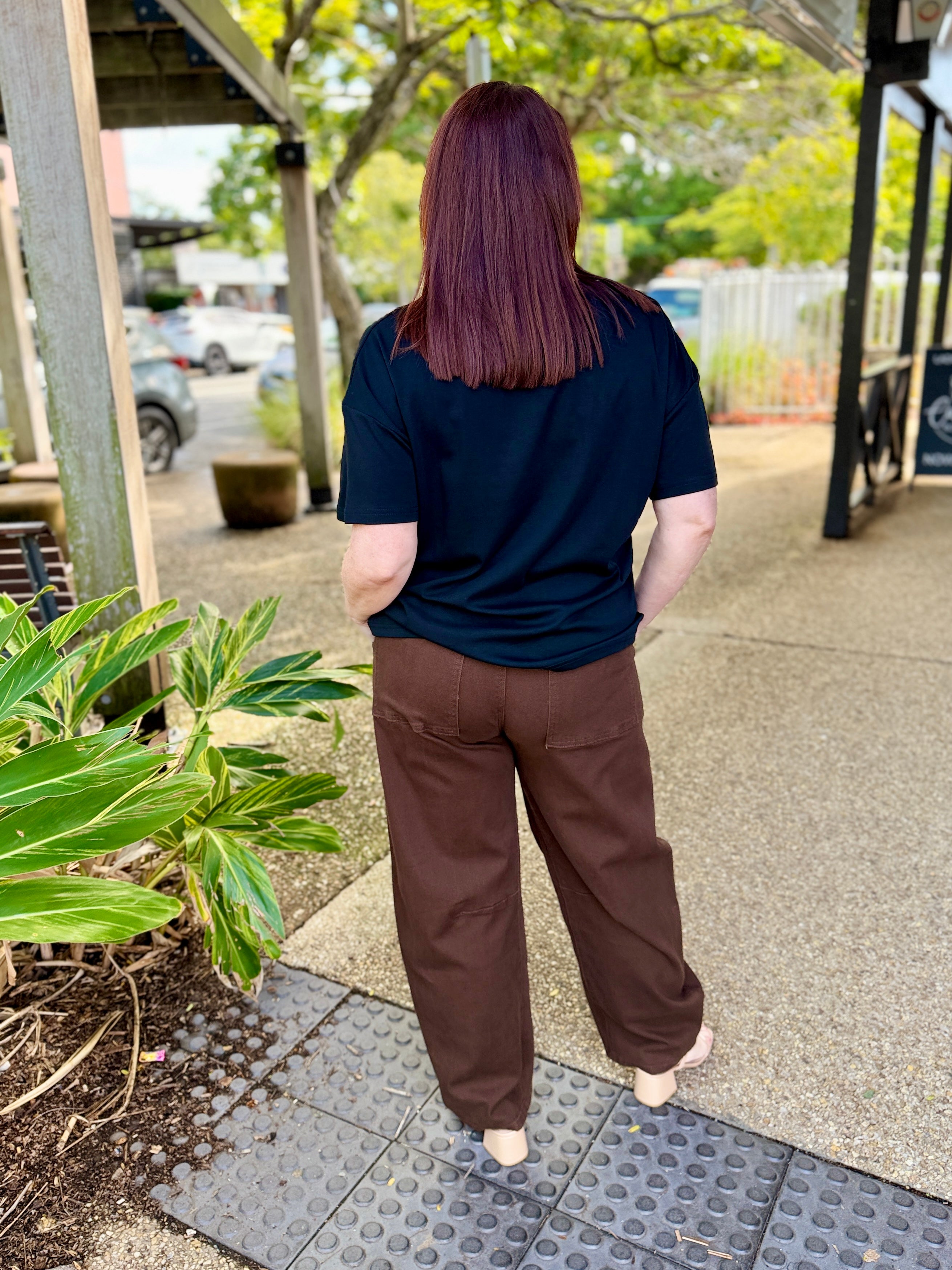 Etta Barrel Jeans - Choc