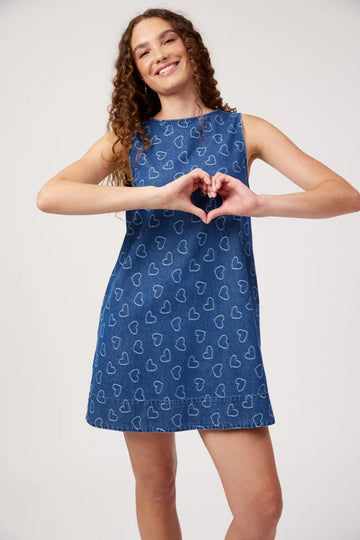  sleeveless blue dress with a white heart pattern, 