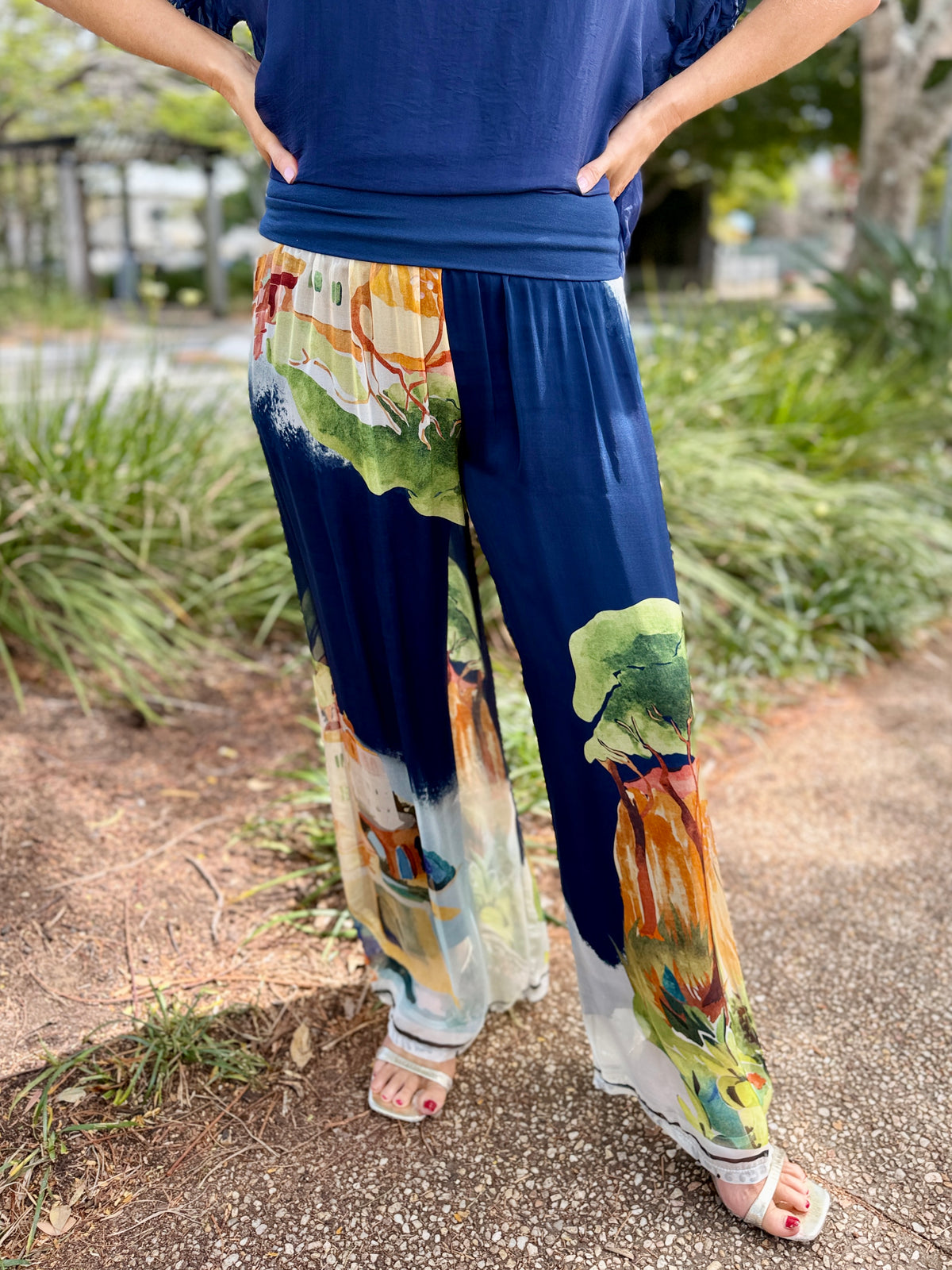 Venus Pant – Navy Artscape