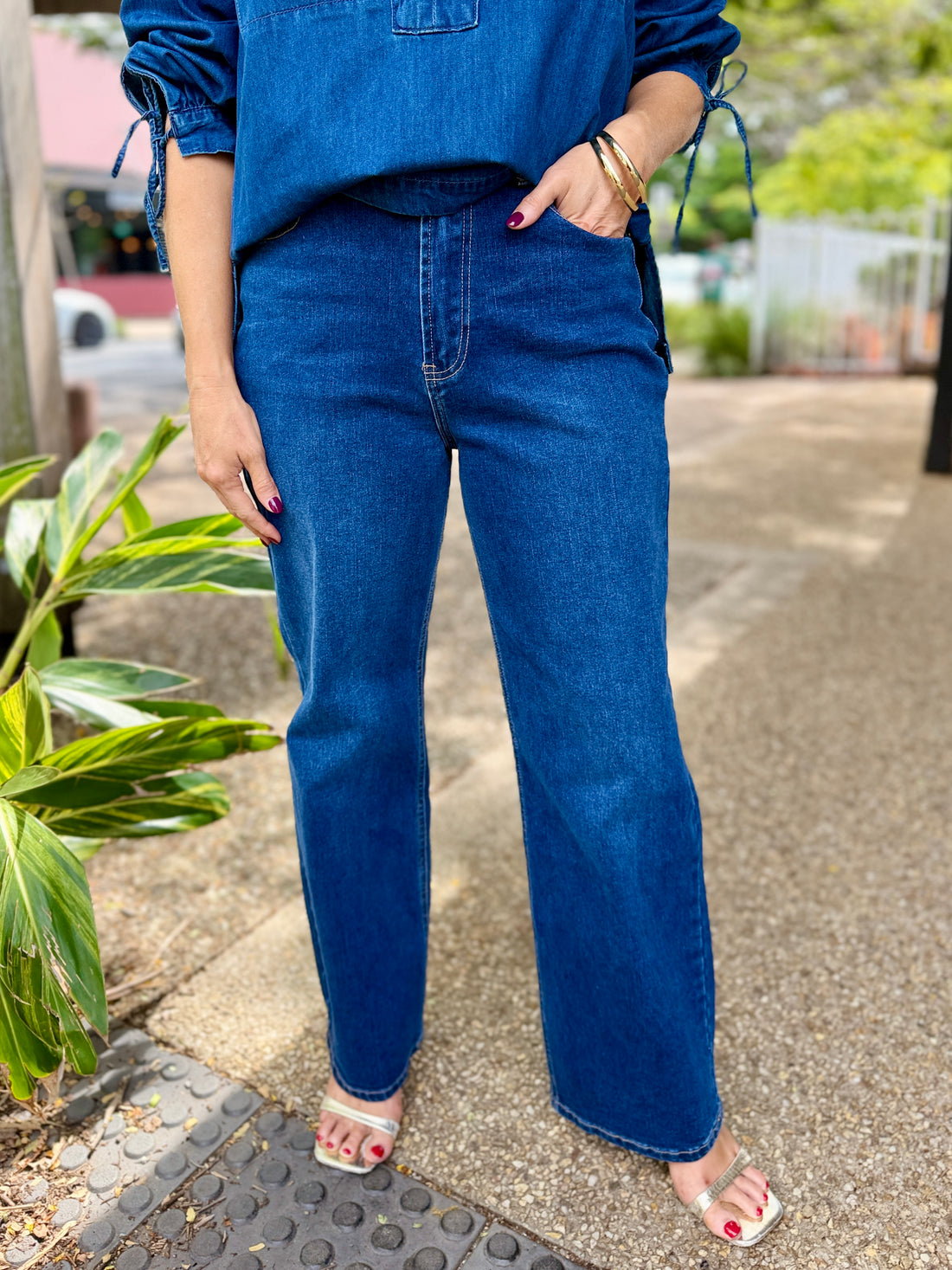 Scarlett Jean – Dark Blue