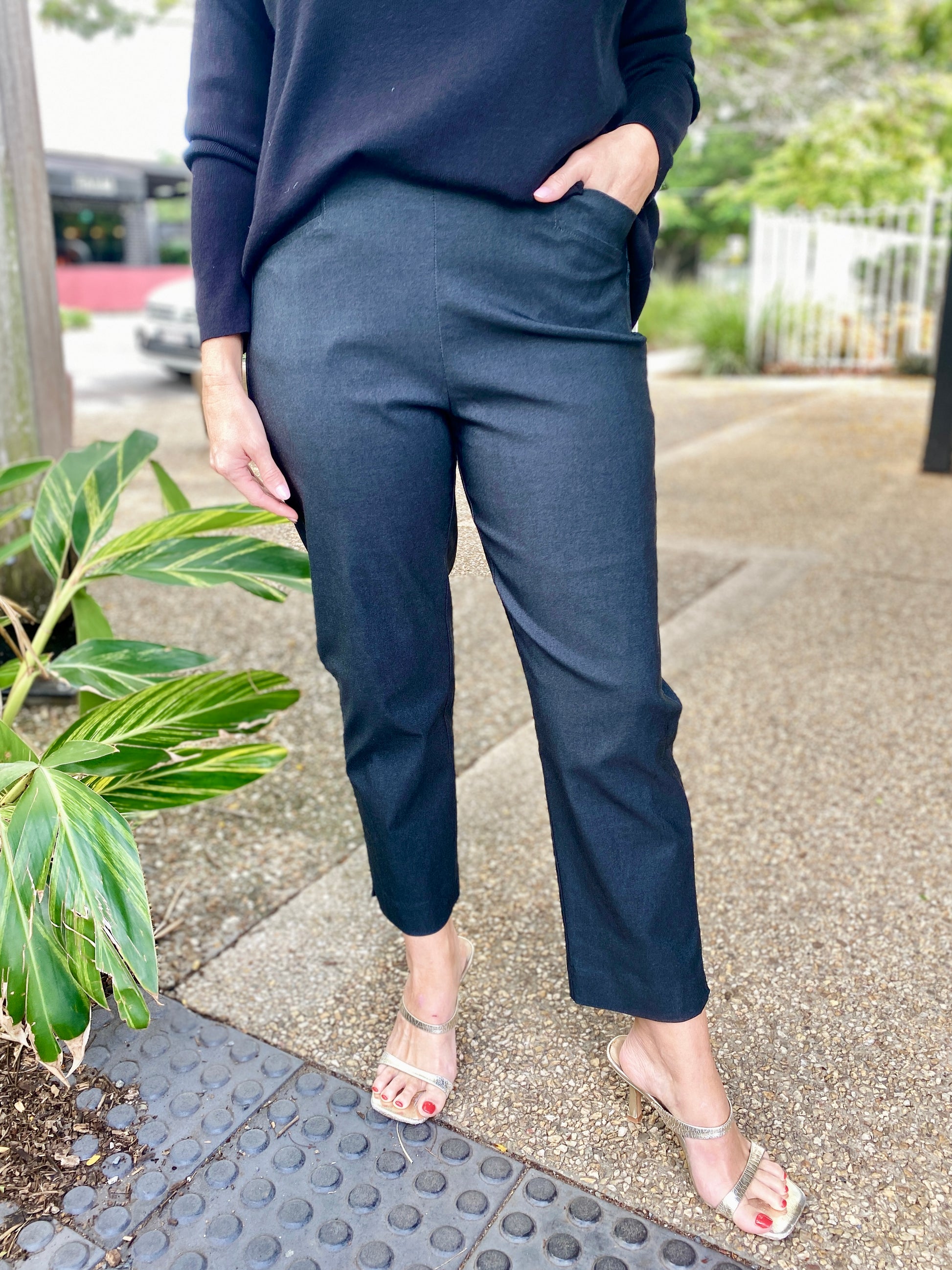 Zara Stretch Pant – Charcoal