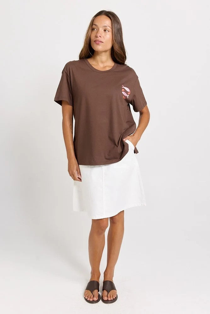 Betty basics - Relax Boxy Tee - Pescado Print - chocolate