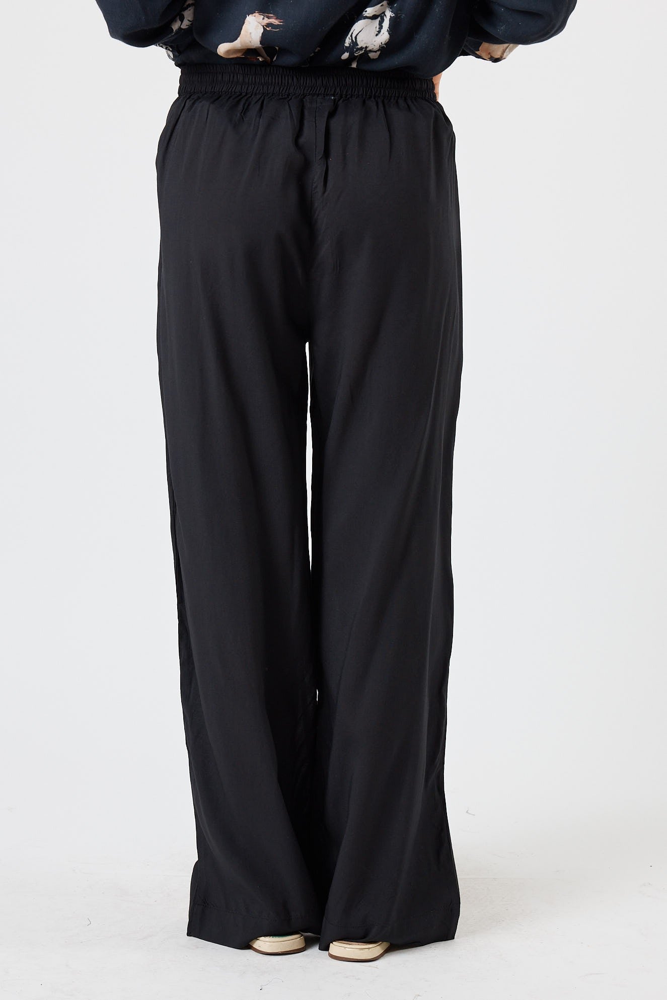 Delta Pant – Black