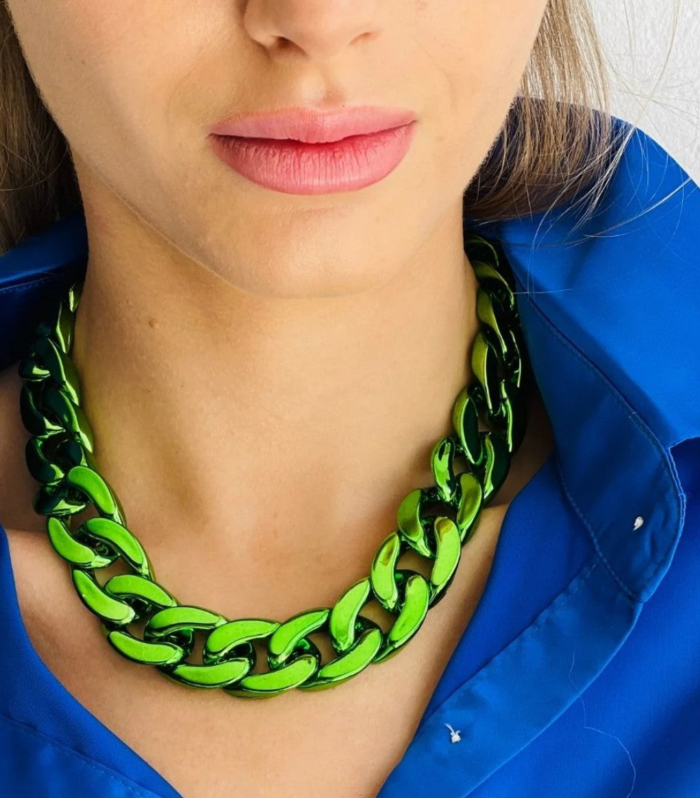 the MET CHAIN NECKLACE - Metallic Green