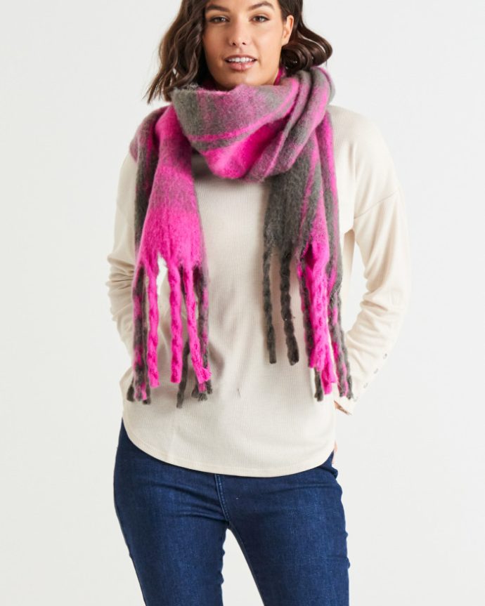 Lillian Fluffy Scarf – Pink