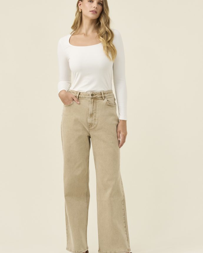 Scarlett Jean – Canvas